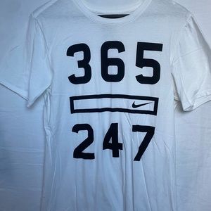 White nike tee